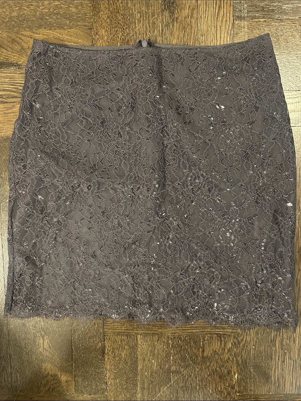 Velvet brand skirt - lace - zip closure - 100% silk lining - medium